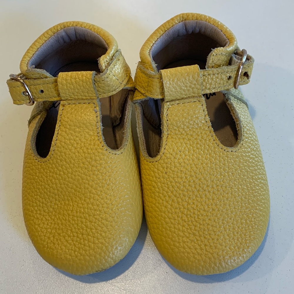 Monkey Feet yellow shoes size 12-18 months